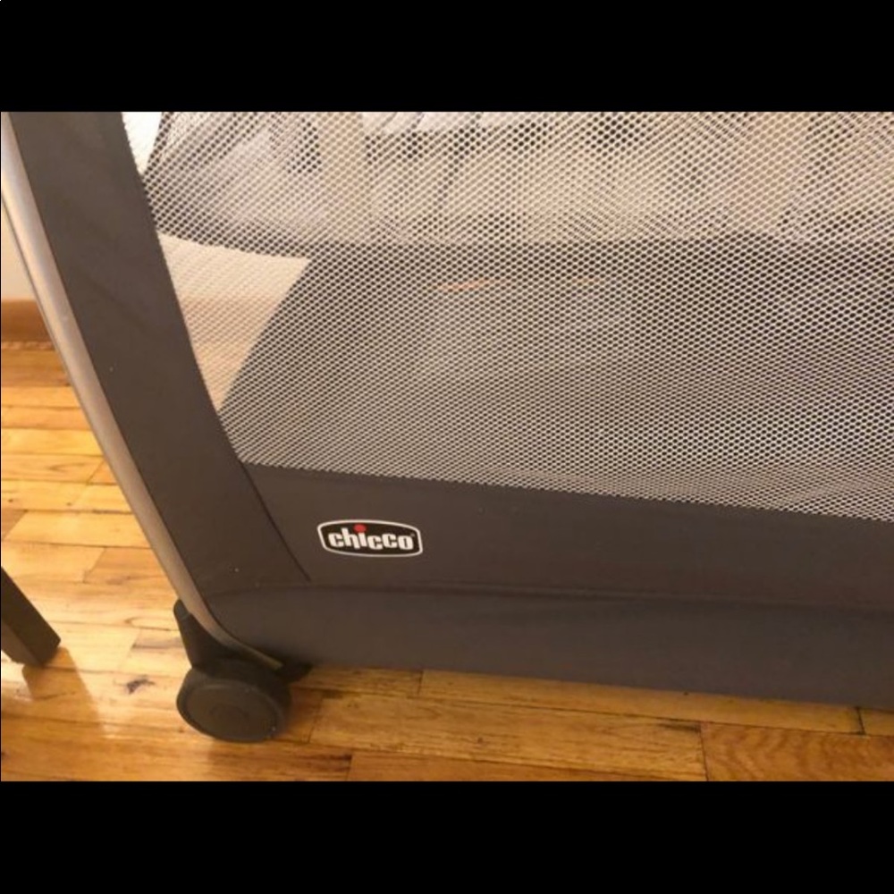 Chicco playyard